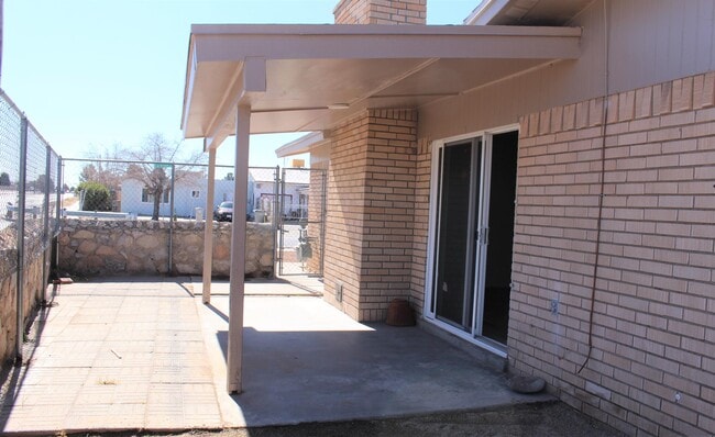 Building Photo - 10833 Cardigan Dr