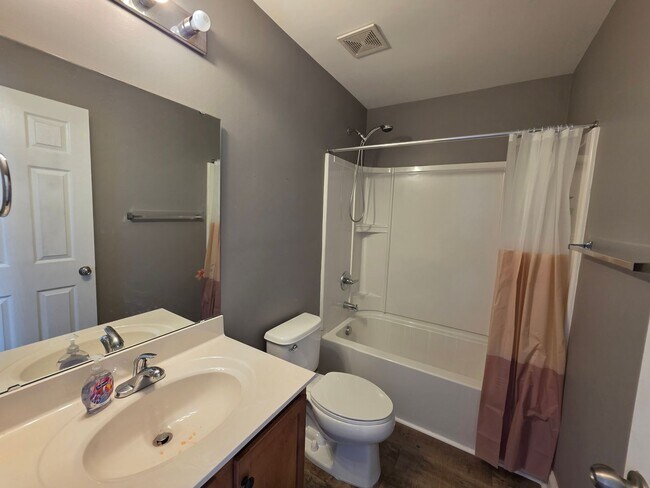 Building Photo - 177 Mill House Ln