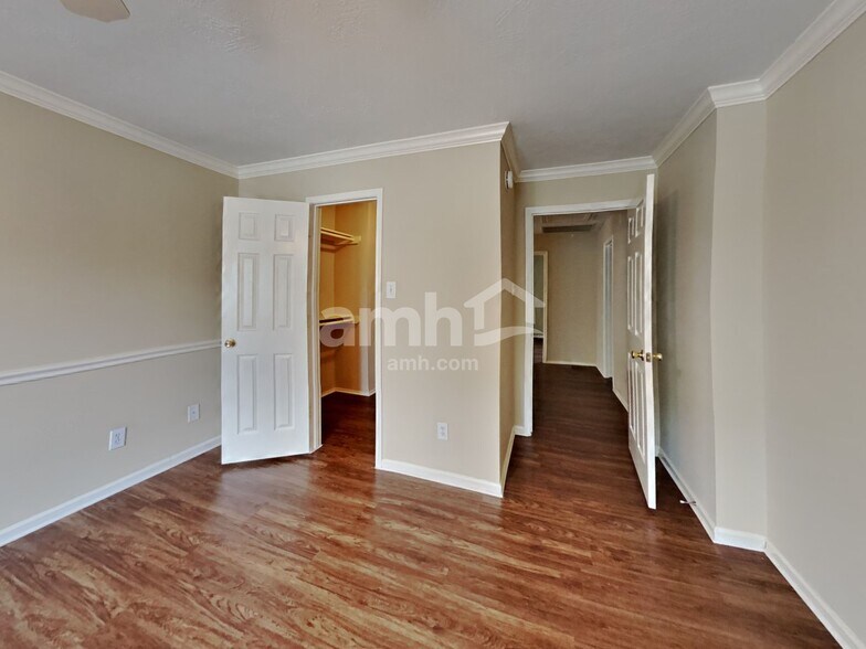 Building Photo - 20930 Grovedale Dr