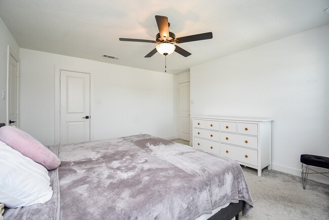 Building Photo - 23714 Sweeny Vly Dr