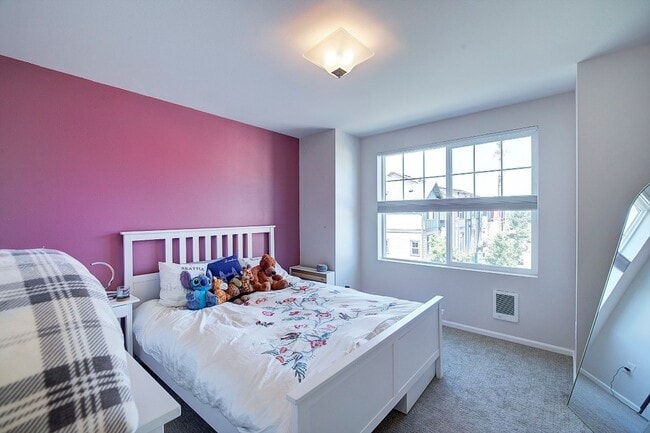 Building Photo - 2Bd/2.25Ba Mill Creek Townhouse