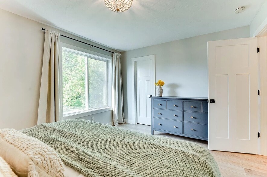 Building Photo - 13956 Brunswick Ave S