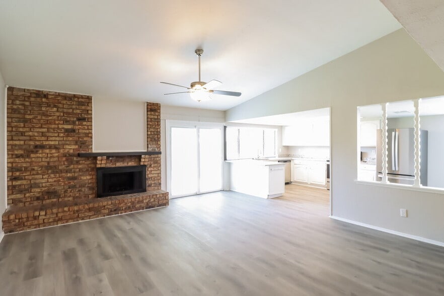Building Photo - 7808 Bermejo Rd