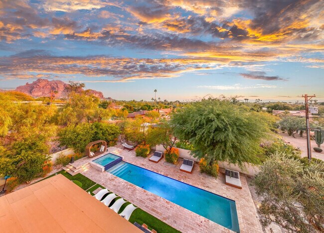 Building Photo - 4129 E Palo Verde Dr