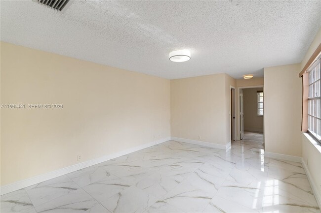 Building Photo - 11009 Mainsail Dr