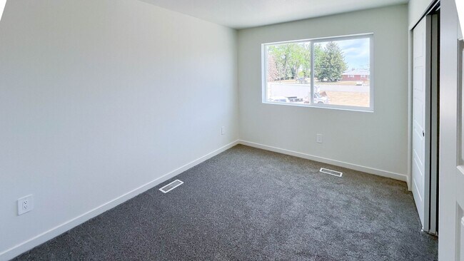 Building Photo - 3916 Cascades St