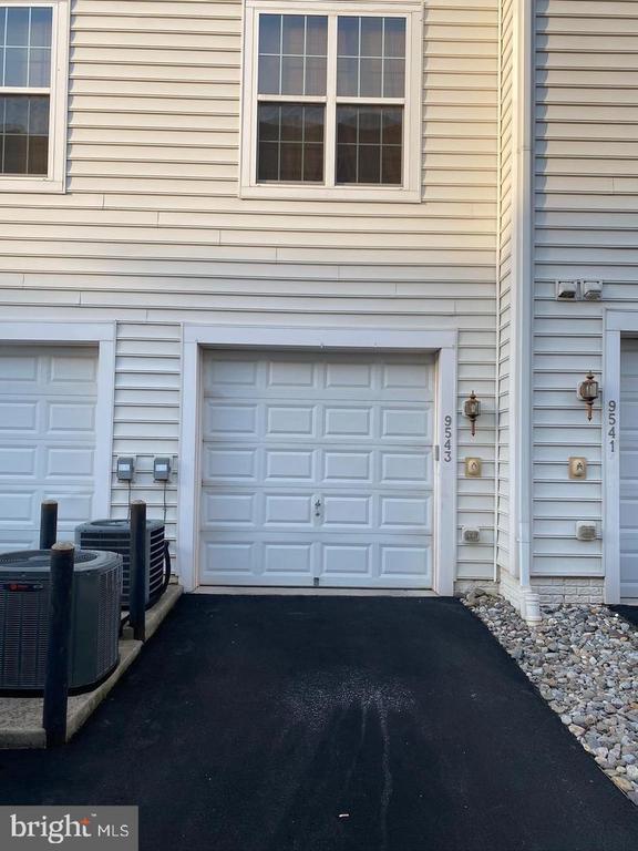 Building Photo - 9543 Center St