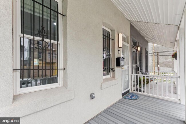 Building Photo - 807 N 42nd St