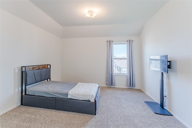 Building Photo - 8327 Threadfin Wy