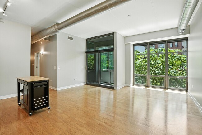 Building Photo - 669 W Wayman St