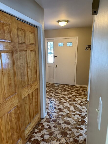 Foyer-2 - 5 Graffin Dr