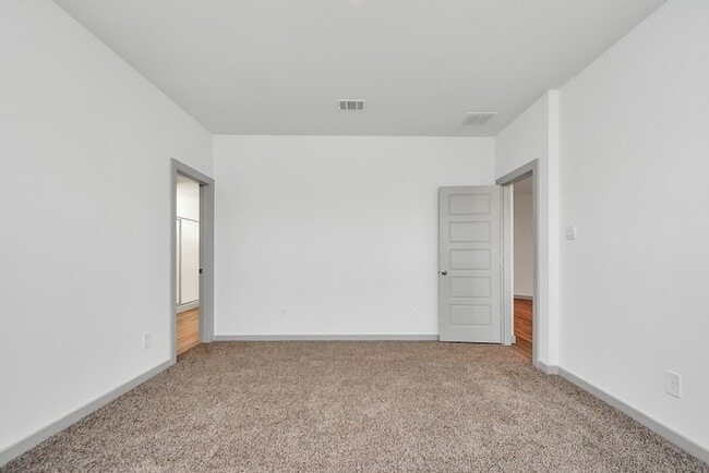 Building Photo - 1114 Hughes Crossing Drive