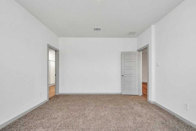 Building Photo - 1114 Vista Pointe Dr