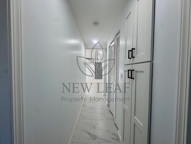 Building Photo - COZY 2BEDROOM IN THE HEART OF CLAREMONT