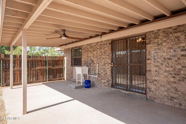 Building Photo - 11450 Sundrop Ct