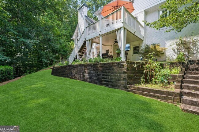 Building Photo - 725 Greenview Terrace