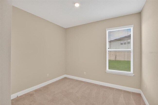 Building Photo - 2546 Warren Acrs Blvd