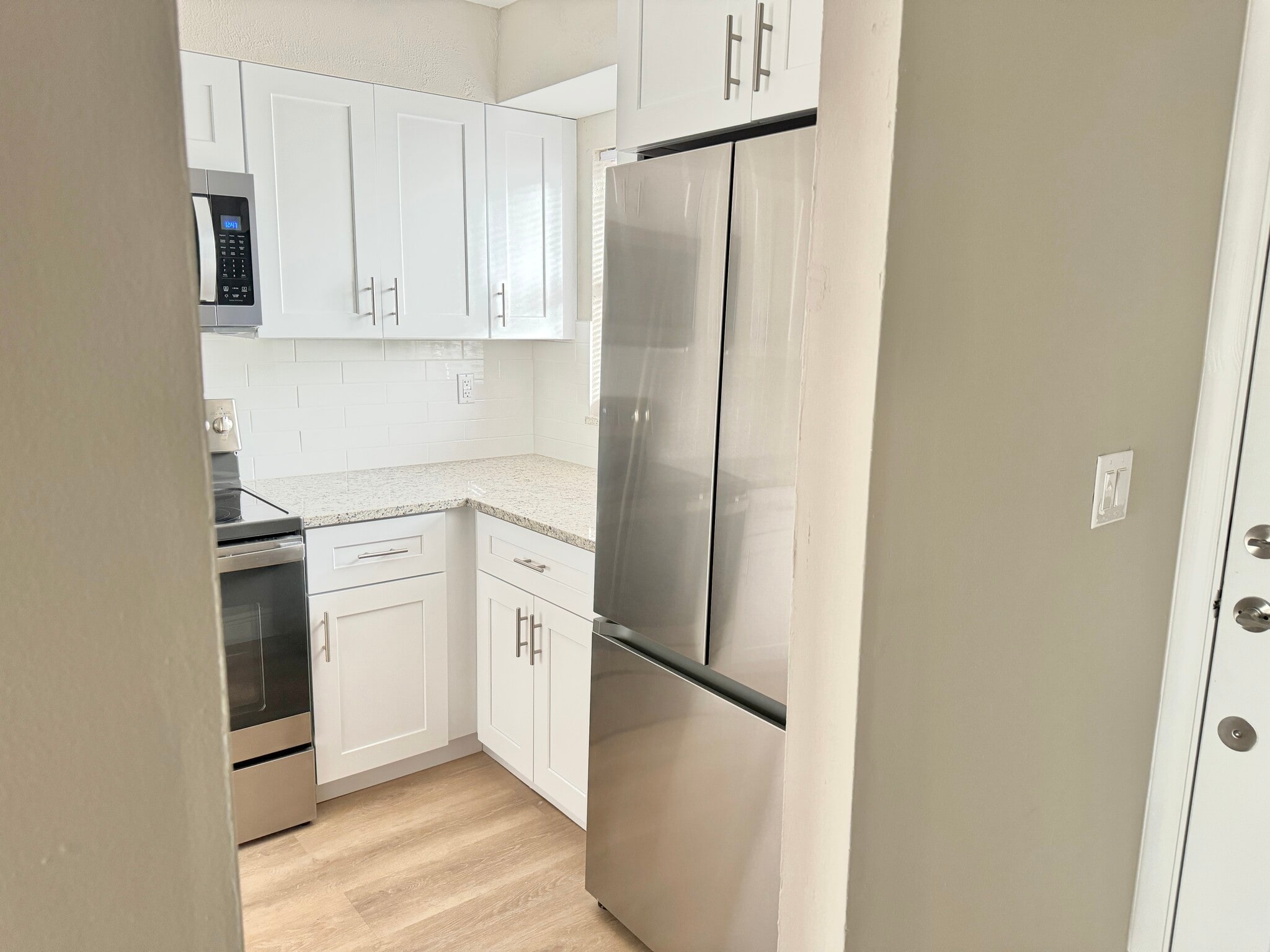 Building Photo - 6054 Amberly Ct