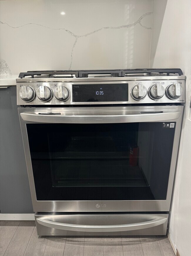 Building Photo - 64-35-35 Yellowstone Blvd