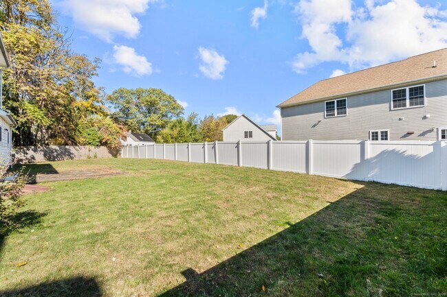 Building Photo - 240 Highland Ave