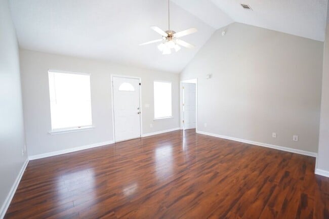 Building Photo - 134 Mustang Dr