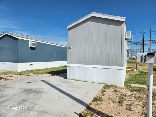 Building Photo - 1136 Gary Terrace