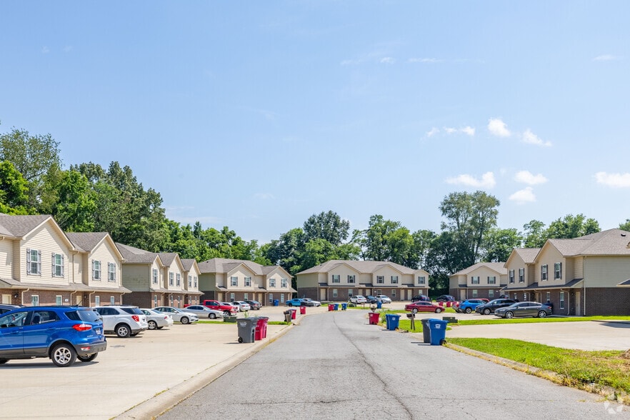 Amberjack Court Townhomes - West Fairfield Place
