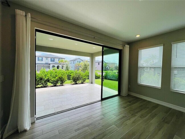 Building Photo - 4567 Tivoli Dr