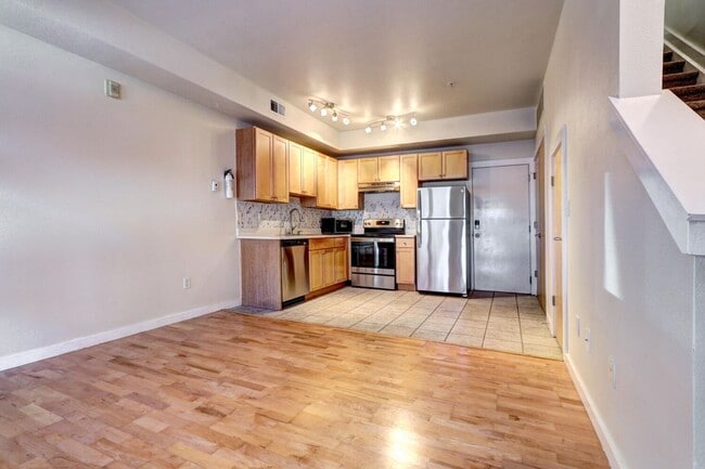 Building Photo - Renovated 1 Bedroom 1 Bathroom Townhome in the Posh Steel Yards Development! Available July 2025