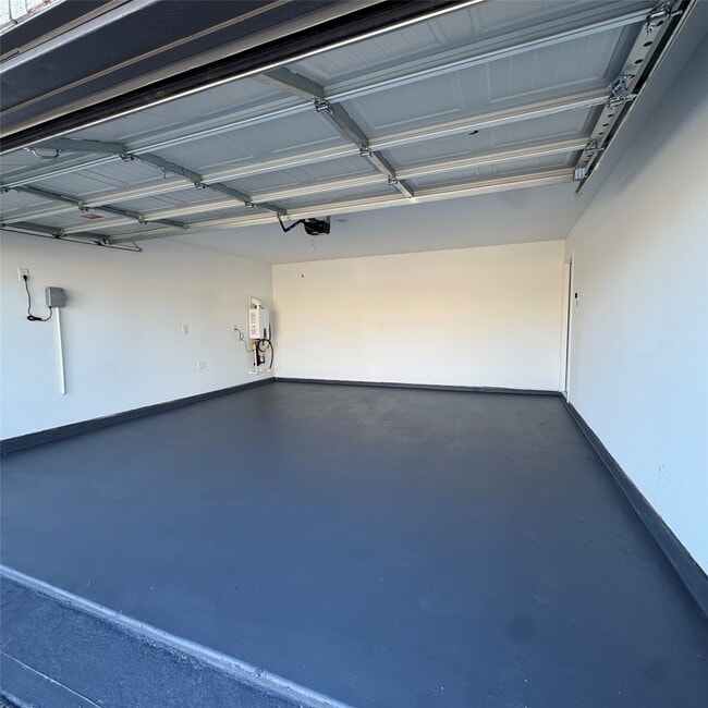 Building Photo - 6273 Alder Crk Dr