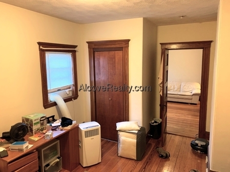 Primary Photo - 260 Boston Ave