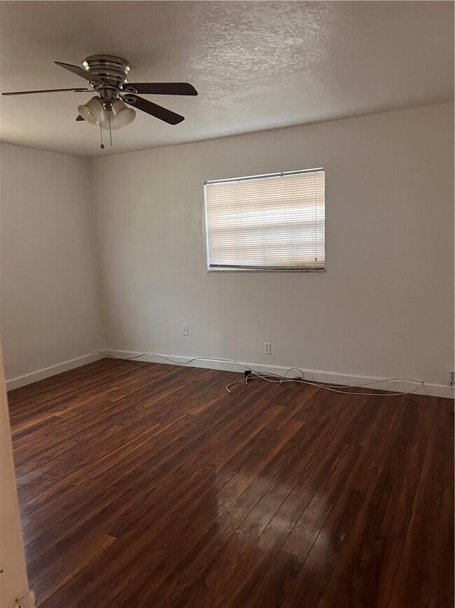 Building Photo - 5201 SW 19th St