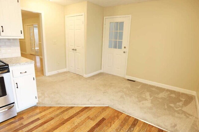 Building Photo - 6901 Hammond Ave SE