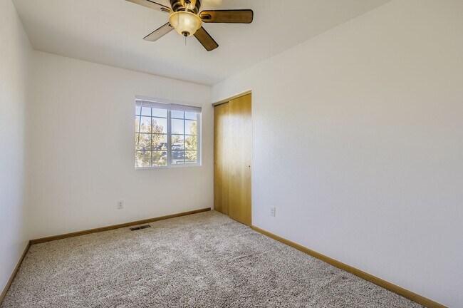 Building Photo - 4154 La Junta Dr