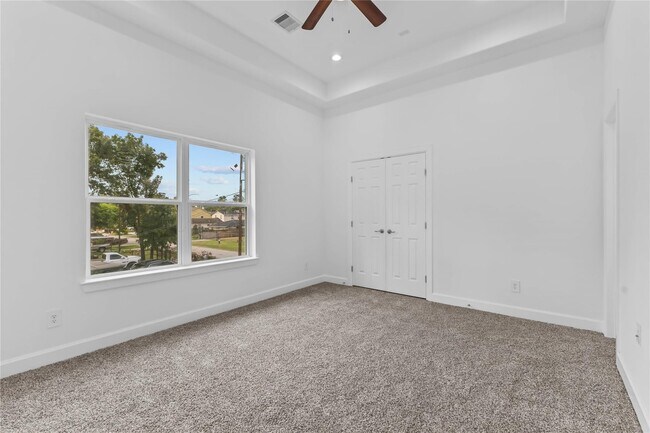 Building Photo - 7805 Farnsworth St