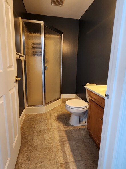 Building Photo - 3500 Bristol Oxford Valley Rd