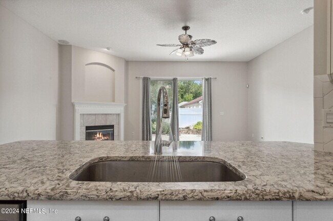 Building Photo - 13260 Bonaparte Ln