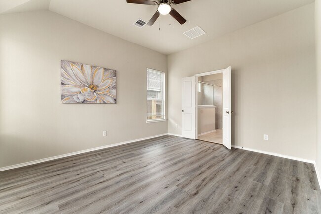 Building Photo - 5014 Aspen Orch Dr