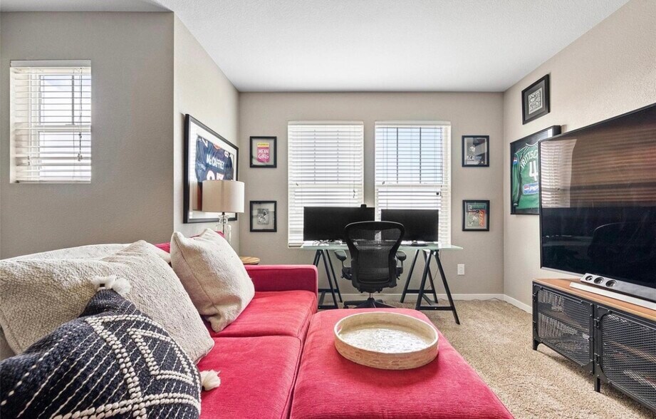 Building Photo - 9977 Hough Pt