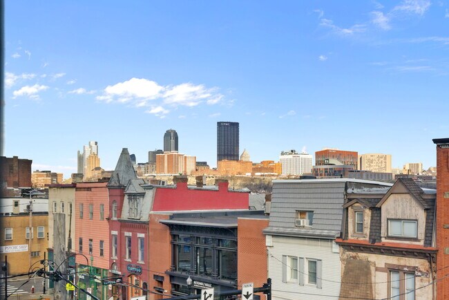 Building Photo - 2018 E Carson St