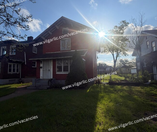 Building Photo - FOR SALE - 3 bedrooms • 1 bathroom