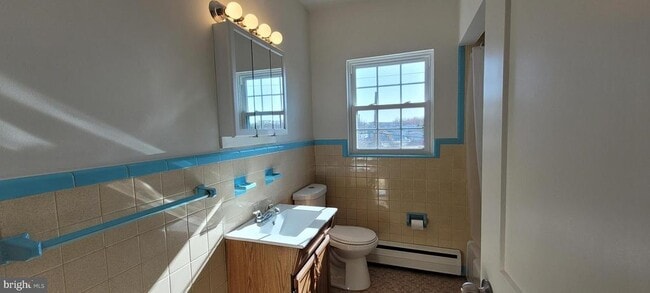 Building Photo - 3 W Park Ave