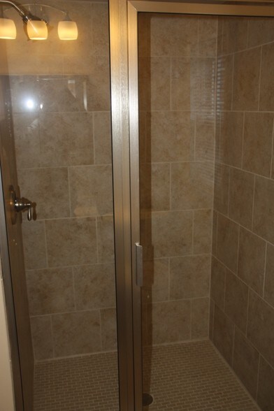 Building Photo - 2142 Collinway St