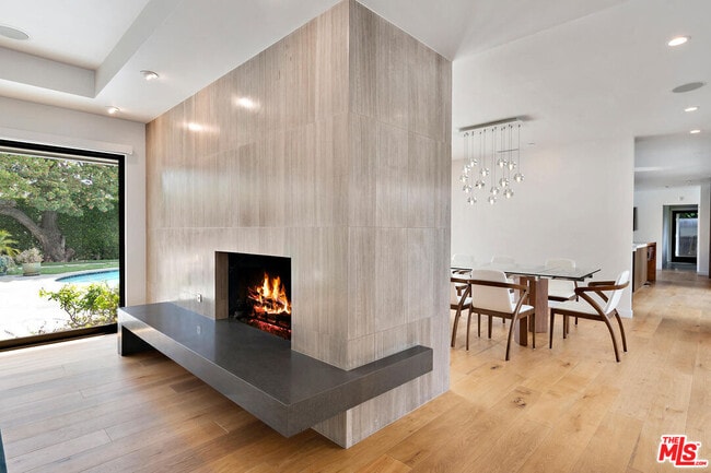 Building Photo - 3035 Lake Glen Dr