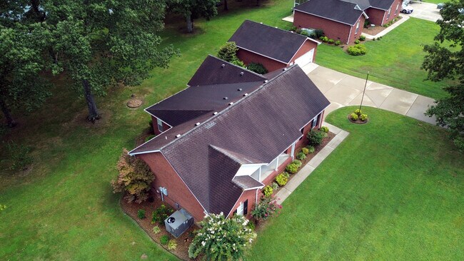 Building Photo - 19 Antietam Dr