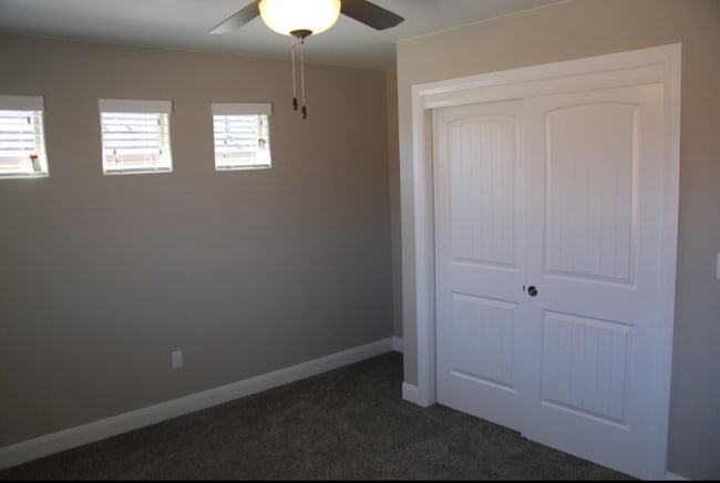 Building Photo - Blackhawk Townhome! End Unit!!