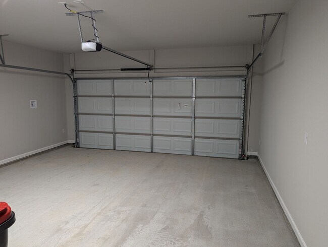 Building Photo - 136 Segovia Wy
