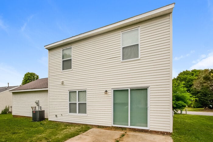 Building Photo - 4173 Ivydale Ave SW