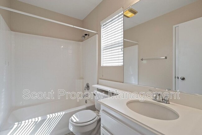 Building Photo - 43093 Teramo St