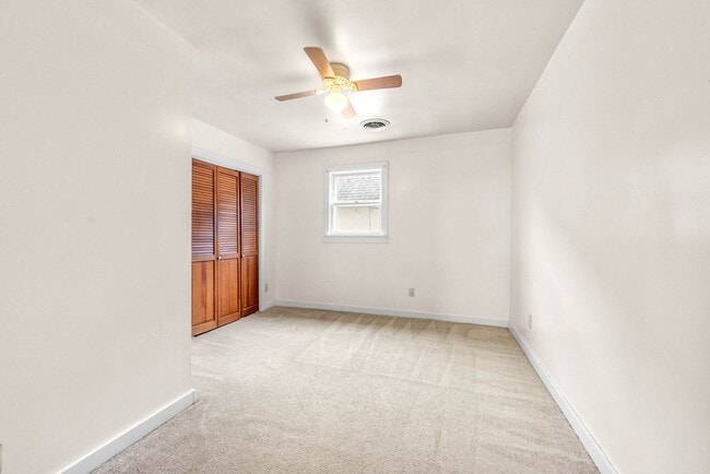 Building Photo - Cozy 2 Bedroom Downtown Home Available!